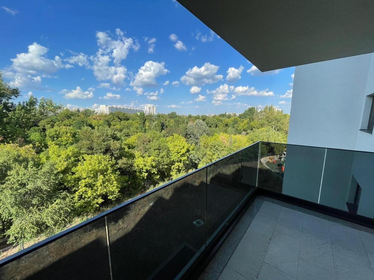 Green Tam - Nature Heaven - Private Parking Bukarest Exteriör bild